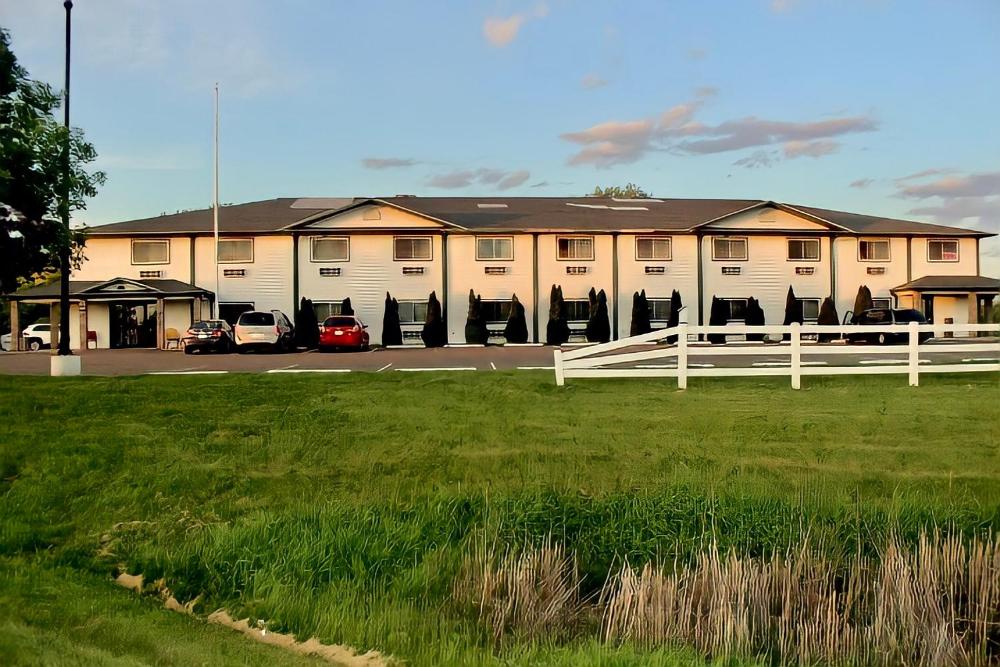 AmeriVu Inn And Suites